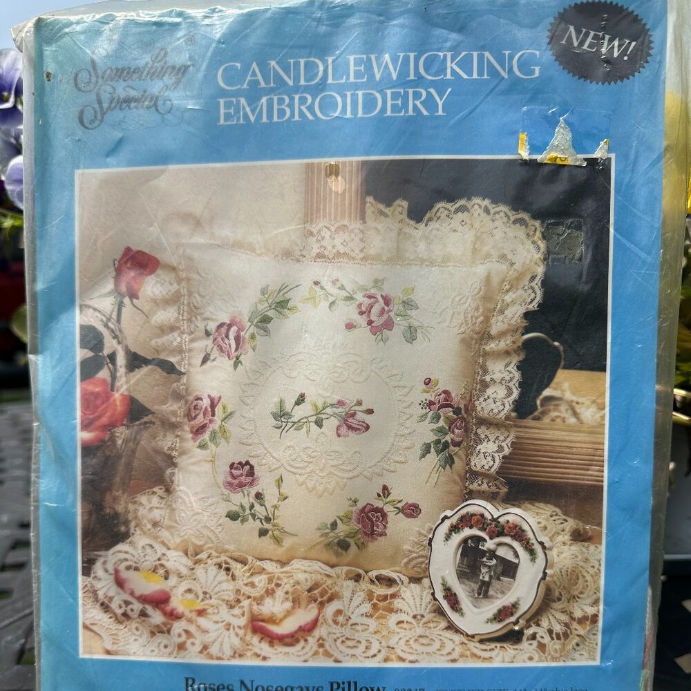 Vintage - Candle Wicking Emboridery Kit - Roses Nosegay Pillow